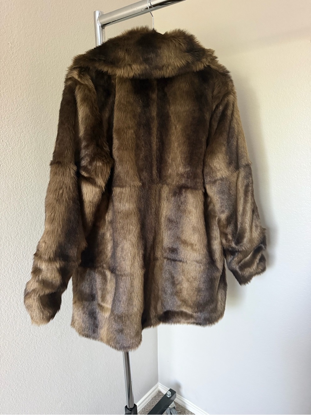 H&M Divided Brown Faux Fur Oversized Coat Jacket Size XL - Picture 4 of 4